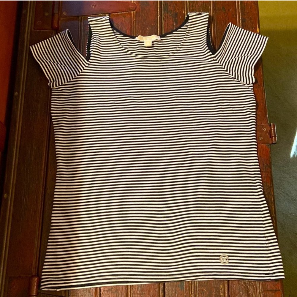 EUC Michael by Michael Kors Cold Shoulder T-Shirt with Black & White Stripes